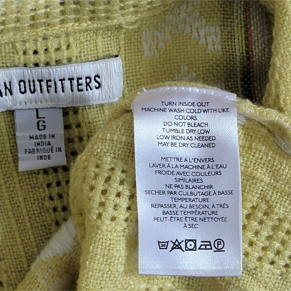 Urban Outfitters Shirt Womens L Yellow Short Sleeve Boxy Button Up Frayed Hem - Picture 11 of 11